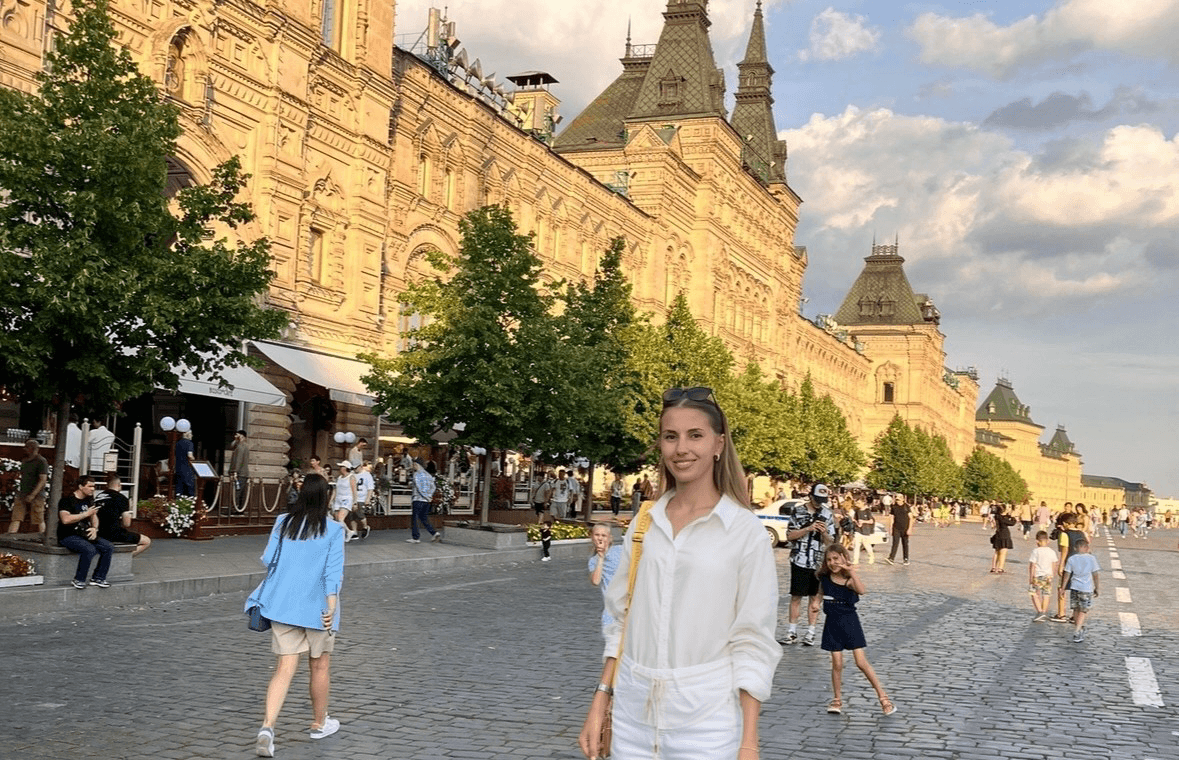 Lena Bara, Performance Marketing Strategist